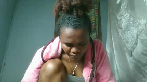 Snapshot of rosia22 chatting on 10.07.25 rosia22 online show from 10.07.25