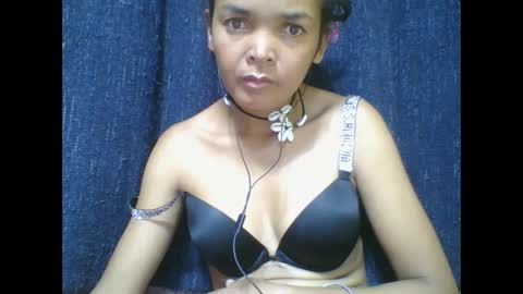 Snapshot of rosia685234 chatting on 02.21.25 rosia685234 online show from 02.21.25