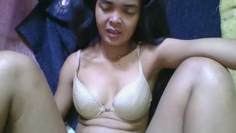 Snapshot of rosia685234 chatting on 10.27.25 rosia685234 online show from 10.27.25