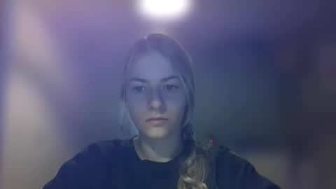 Snapshot of rosie_june chatting on 03.12.25 Rosie online show from 03.12.25