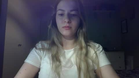 Snapshot of rosie_june chatting on 10.20.25 Rosie online show from 10.20.25