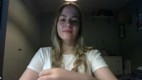 Snapshot of rosie_june chatting on 10.22.25 Rosie online show from 10.22.25