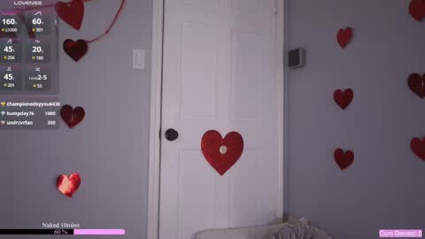 Snapshot of rosiebones chatting on 02.12.25 Rosie Bones online show from 02.12.25