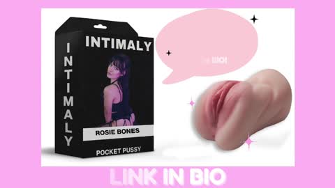 Snapshot of rosiebones chatting on 03.08.25 Rosie Bones online show from 03.08.25