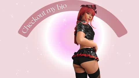 Snapshot of rosiebones chatting on 11.14.25 Rosie Bones online show from 11.14.25