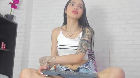 Snapshot of rosse_thompson11 chatting on 12.30.24 rosse_thompson11 online show from 12.30.24