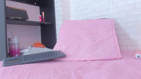 Snapshot of rosse_thompson11 chatting on 02.27.25 rosse_thompson11 online show from 02.27.25