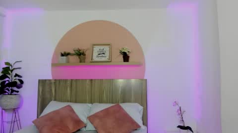 Snapshot of rossie_lanie_ chatting on 02.14.26 rossie_lanie_ online show from 02.14.26