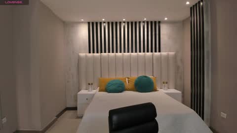 Rossie Rhoades online show from 01.30.25