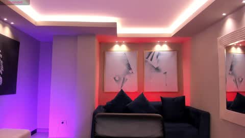 Rossie Rhoades online show from 02.02.25