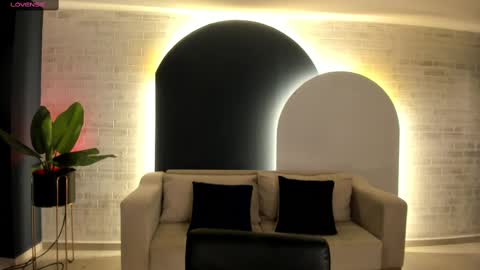 Rossie Rhoades online show from 02.09.25