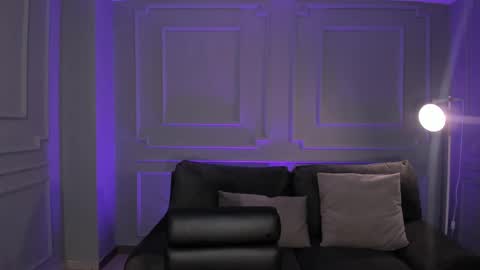 Rossie Rhoades online show from 03.04.25