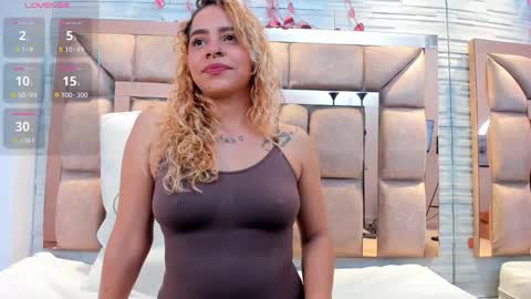 Snapshot of rossy_roose chatting on 02.09.26 Rossy online show from 02.09.26