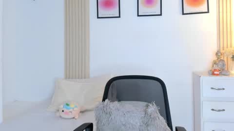 Snapshot of rossy_x chatting on 09.19.25 rossy_x online show from 09.19.25
