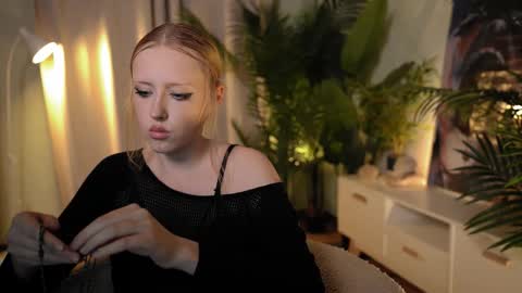 rosy_petal online show from 09.08.25