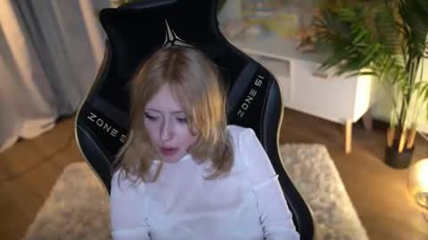 rosy_petal online show from 09.16.25