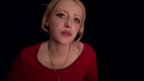 rosy_petal online show from 10.15.25