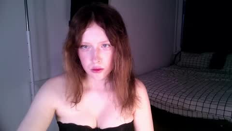 Snapshot of rosy_petal chatting on 06.08.26 rosy_petal online show from 06.08.26