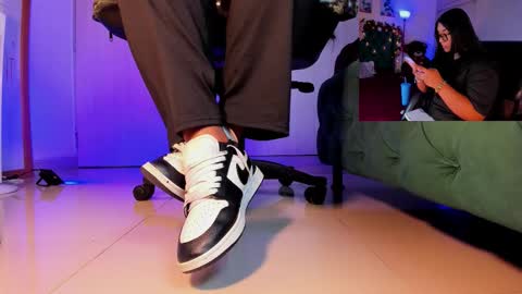 rosyejones online show from 12.04.25