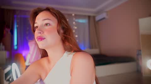 Snapshot of rosyemily chatting on 09.14.25 Hi Im Maria Check my Bio online show from 09.14.25