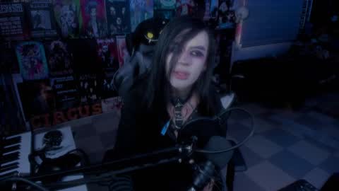 Snapshot of rotten_dreams chatting on 02.10.25 rot online show from 02.10.25