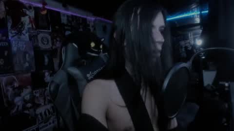 Snapshot of rotten_dreams chatting on 02.21.25 rot online show from 02.21.25