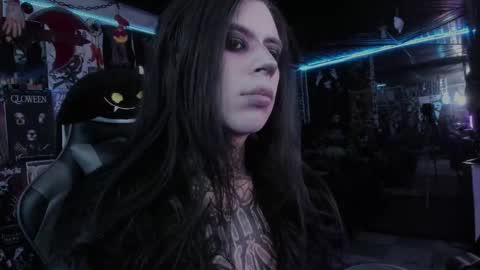 Snapshot of rotten_dreams chatting on 09.08.25 rot online show from 09.08.25