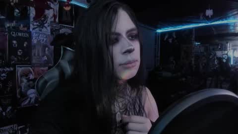 Snapshot of rotten_dreams chatting on 10.27.25 rot online show from 10.27.25