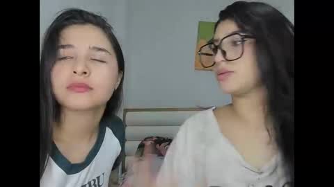Snapshot of rous_and_sweet09 chatting on 05.18.26 rous_and_sweet09 online show from 05.18.26