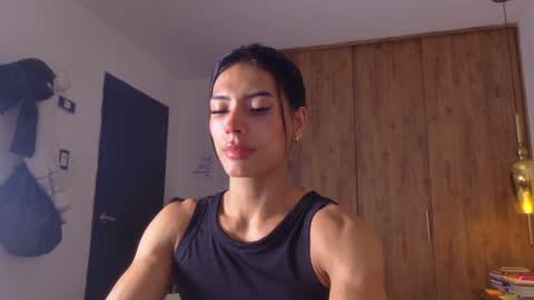 Snapshot of rouse_leon chatting on 05.11.26 Rouse leon online show from 05.11.26