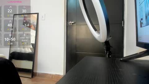 Snapshot of rouse_sexy_hotxx77 chatting on 09.28.25 rouse_sexy_hotxx77 online show from 09.28.25