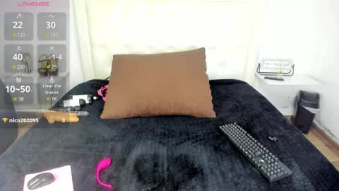 Snapshot of rouse_sexy_hotxx77 chatting on 10.29.25 rouse_sexy_hotxx77 online show from 10.29.25