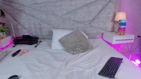 Snapshot of rouse_sweet_ chatting on 05.02.26 ROUSE online show from 05.02.26
