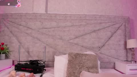 Snapshot of rouse_sweet_ chatting on 05.27.26 ROUSE online show from 05.27.26