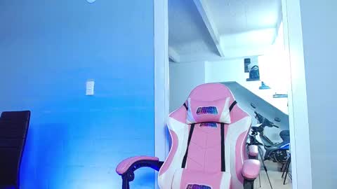 Snapshot of rousebonnett chatting on 02.09.25 ROUSE  online show from 02.09.25