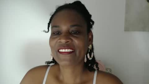 Snapshot of roushlove chatting on 04.22.26 luxa online show from 04.22.26