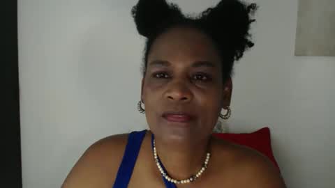 Snapshot of roushlove chatting on 05.25.26 luxa online show from 05.25.26