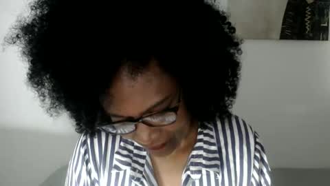 Snapshot of roushlove chatting on 05.28.26 luxa online show from 05.28.26