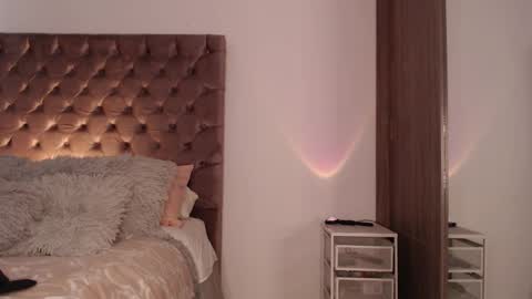 Rouss marie henao  online show from 10.29.25