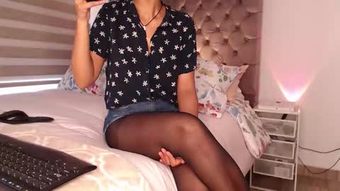 Rouss marie henao  online show from 11.30.25