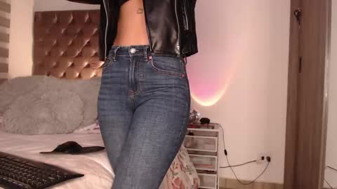 Snapshot of rouss_henao chatting on 04.18.26 Rouss marie henao online show from 04.18.26