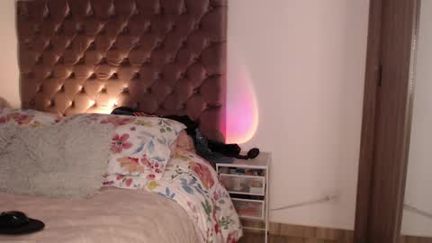 Snapshot of rouss_henao chatting on 04.24.26 Rouss marie henao online show from 04.24.26