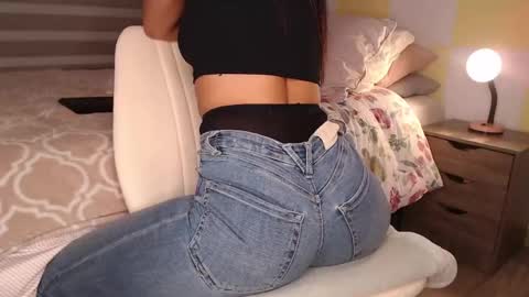 Snapshot of rouss_henao chatting on 05.19.26 Rouss marie henao online show from 05.19.26