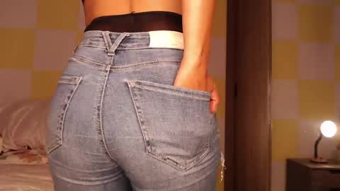 Snapshot of rouss_henao chatting on 05.20.26 Rouss marie henao online show from 05.20.26