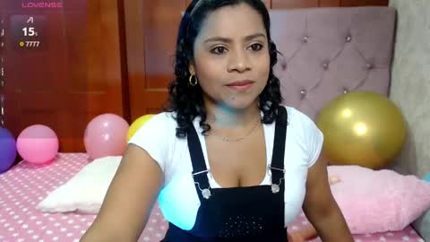 Snapshot of rousse_amber chatting on 06.05.26 amber online show from 06.05.26