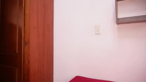 Snapshot of rousse_coup chatting on 09.10.25 Rosse and Miller online show from 09.10.25