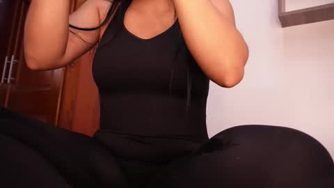 Snapshot of rousse_coup chatting on 10.01.25 Rosse and Miller online show from 10.01.25