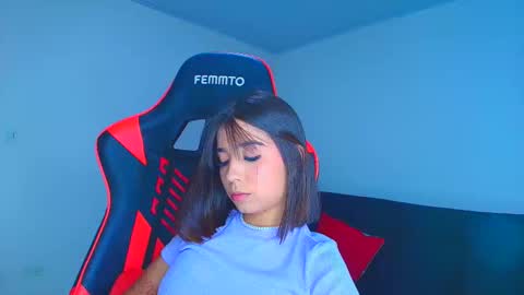 rousse_violet online show from 11.20.25