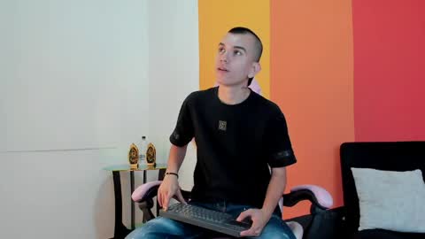 Snapshot of rowancley chatting on 04.20.26 Rowan online show from 04.20.26