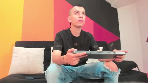 Snapshot of rowancley chatting on 07.01.26 Rowan online show from 07.01.26